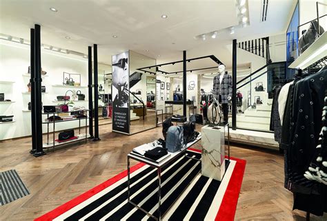 karl lagerfeld factory outlet.